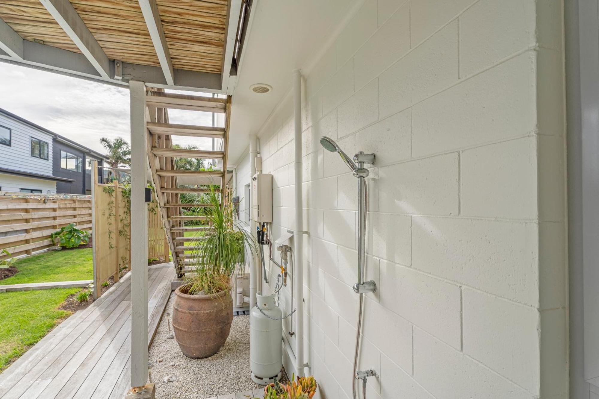Coast Awhile - Whangamata Holiday Home Экстерьер фото