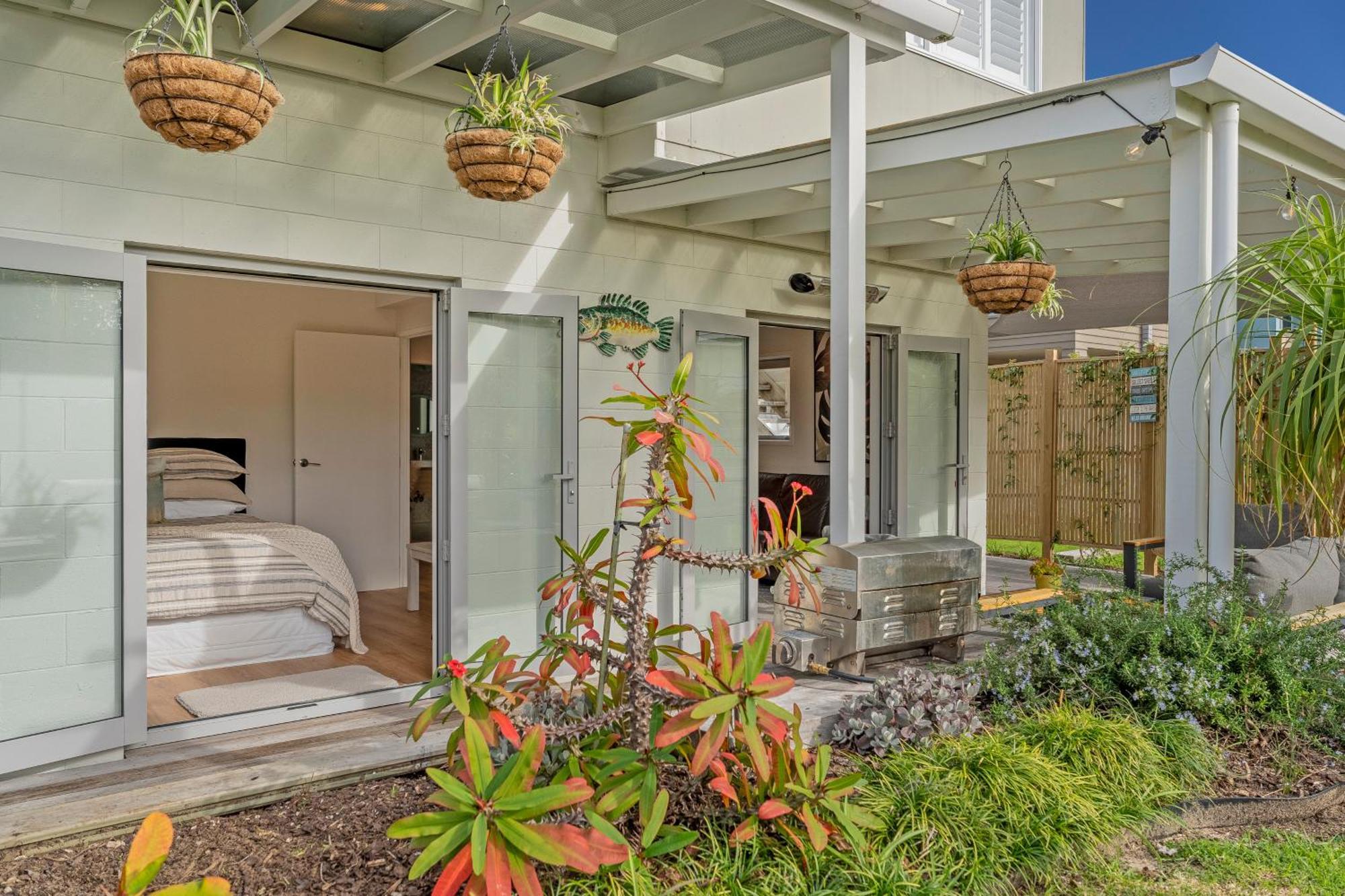 Coast Awhile - Whangamata Holiday Home Экстерьер фото